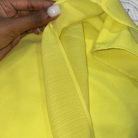 Neon Yellow Blouse 🌻 - Picture 4 of 6